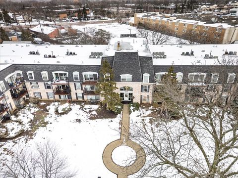 Tiny photo for 5200 Carriageway Drive #302, Rolling Meadows, IL 60008 (MLS # 12522740)