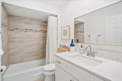 Tiny photo for 5200 Carriageway Drive #302, Rolling Meadows, IL 60008 (MLS # 12522740)