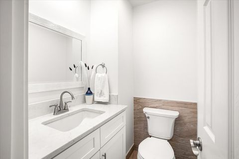 Tiny photo for 5200 Carriageway Drive #302, Rolling Meadows, IL 60008 (MLS # 12522740)