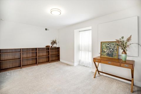 Tiny photo for 5200 Carriageway Drive #302, Rolling Meadows, IL 60008 (MLS # 12522740)