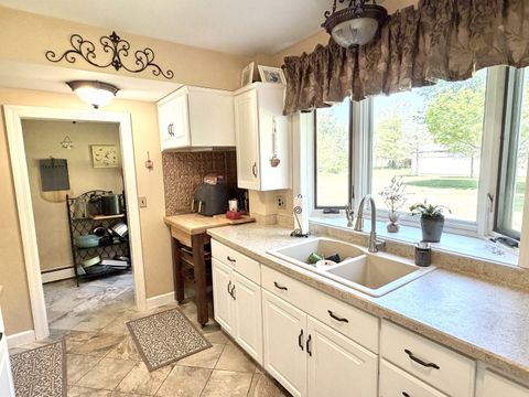 Tiny photo for 206 S Hawthorne Avenue, Granville, IL 61326 (MLS # 12648441)