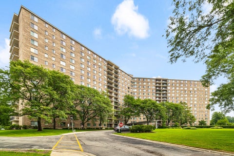 Photo of Chicago, IL 60645 (MLS # 12754603)