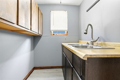 Tiny photo for 603 W Oakland Avenue, Bloomington, IL 61701 (MLS # 12453581)