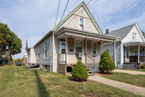 Tiny photo for 603 W Oakland Avenue, Bloomington, IL 61701 (MLS # 12453581)