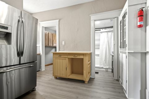 Tiny photo for 603 W Oakland Avenue, Bloomington, IL 61701 (MLS # 12453581)