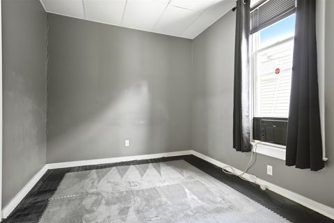 Tiny photo for 603 W Oakland Avenue, Bloomington, IL 61701 (MLS # 12453581)