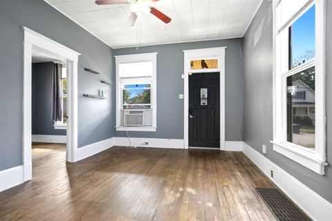 Tiny photo for 603 W Oakland Avenue, Bloomington, IL 61701 (MLS # 12453581)