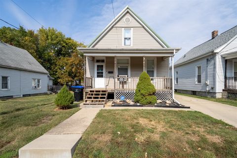 Photo of 603 W Oakland Avenue, Bloomington, IL 61701 (MLS # 12453581)