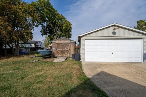 Tiny photo for 603 W Oakland Avenue, Bloomington, IL 61701 (MLS # 12453581)