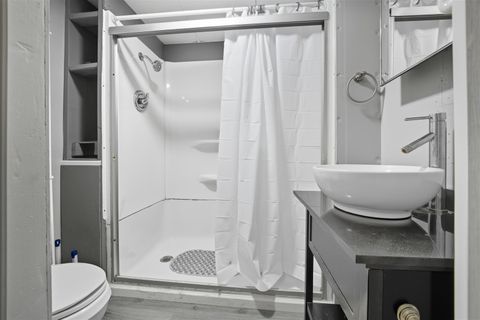 Tiny photo for 603 W Oakland Avenue, Bloomington, IL 61701 (MLS # 12453581)