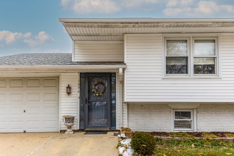 Tiny photo for 1096 Beechwood Road, Buffalo Grove, IL 60089 (MLS # 12517082)