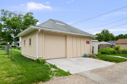 Tiny photo for 1537 43rd Street, Rock Island, IL 61201 (MLS # 12651640)
