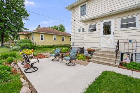 Tiny photo for 1537 43rd Street, Rock Island, IL 61201 (MLS # 12651640)