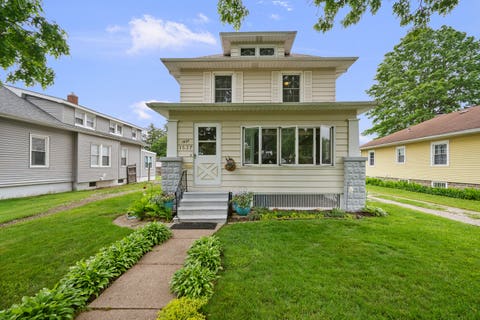 Photo of 1537 43rd Street, Rock Island, IL 61201 (MLS # 12651640)