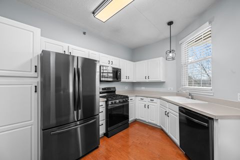 Tiny photo for 3100 Town Square Drive #204, Rolling Meadows, IL 60008 (MLS # 12540890)