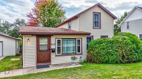 Tiny photo for 414 W Bluff Street, Marseilles, IL 61341 (MLS # 12459675)