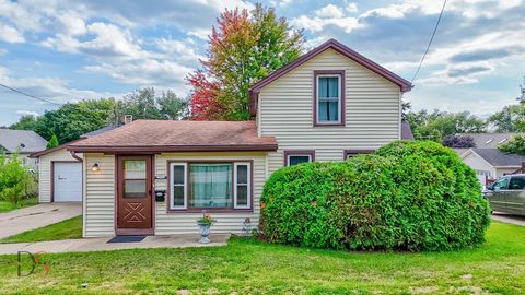 Tiny photo for 414 W Bluff Street, Marseilles, IL 61341 (MLS # 12459675)