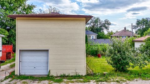 Tiny photo for 414 W Bluff Street, Marseilles, IL 61341 (MLS # 12459675)