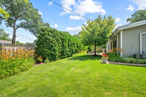 Tiny photo for 2111 Bosworth Lane, Northfield, IL 60093 (MLS # 12713141)