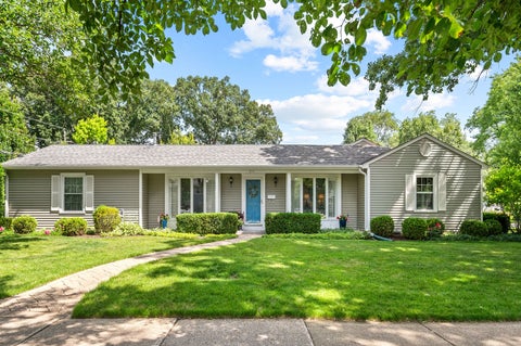 Tiny photo for 2111 Bosworth Lane, Northfield, IL 60093 (MLS # 12713141)