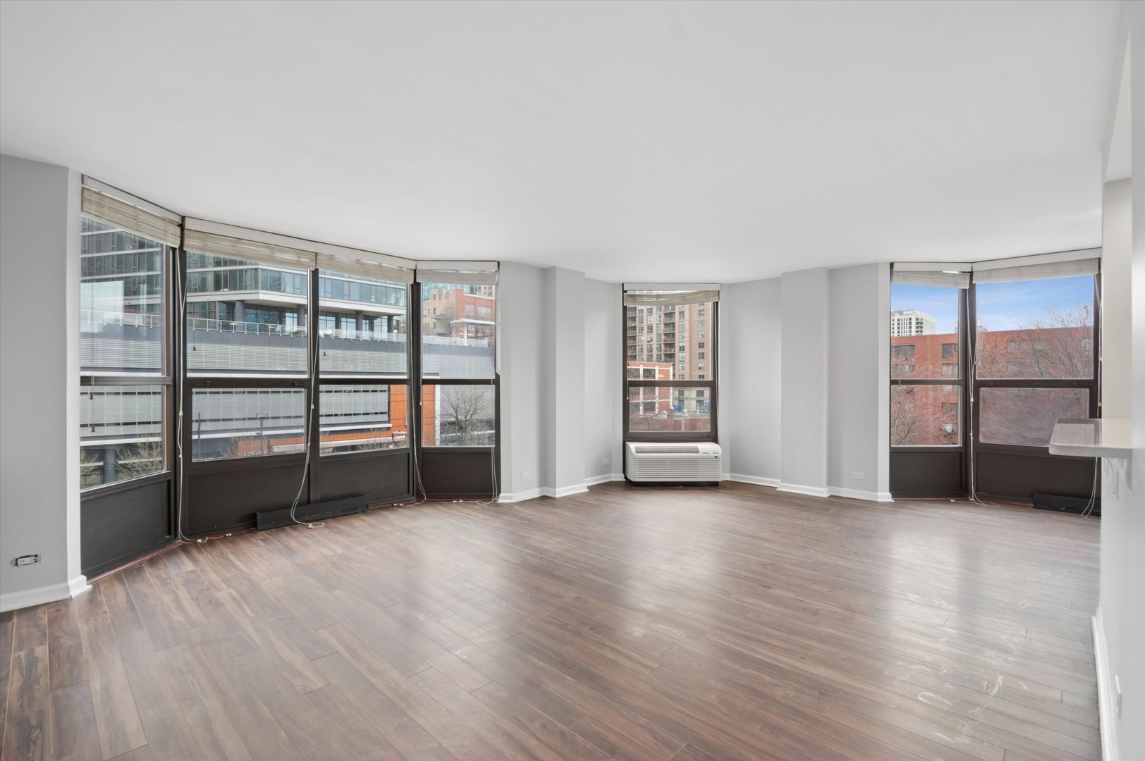 901 S Plymouth Court 202