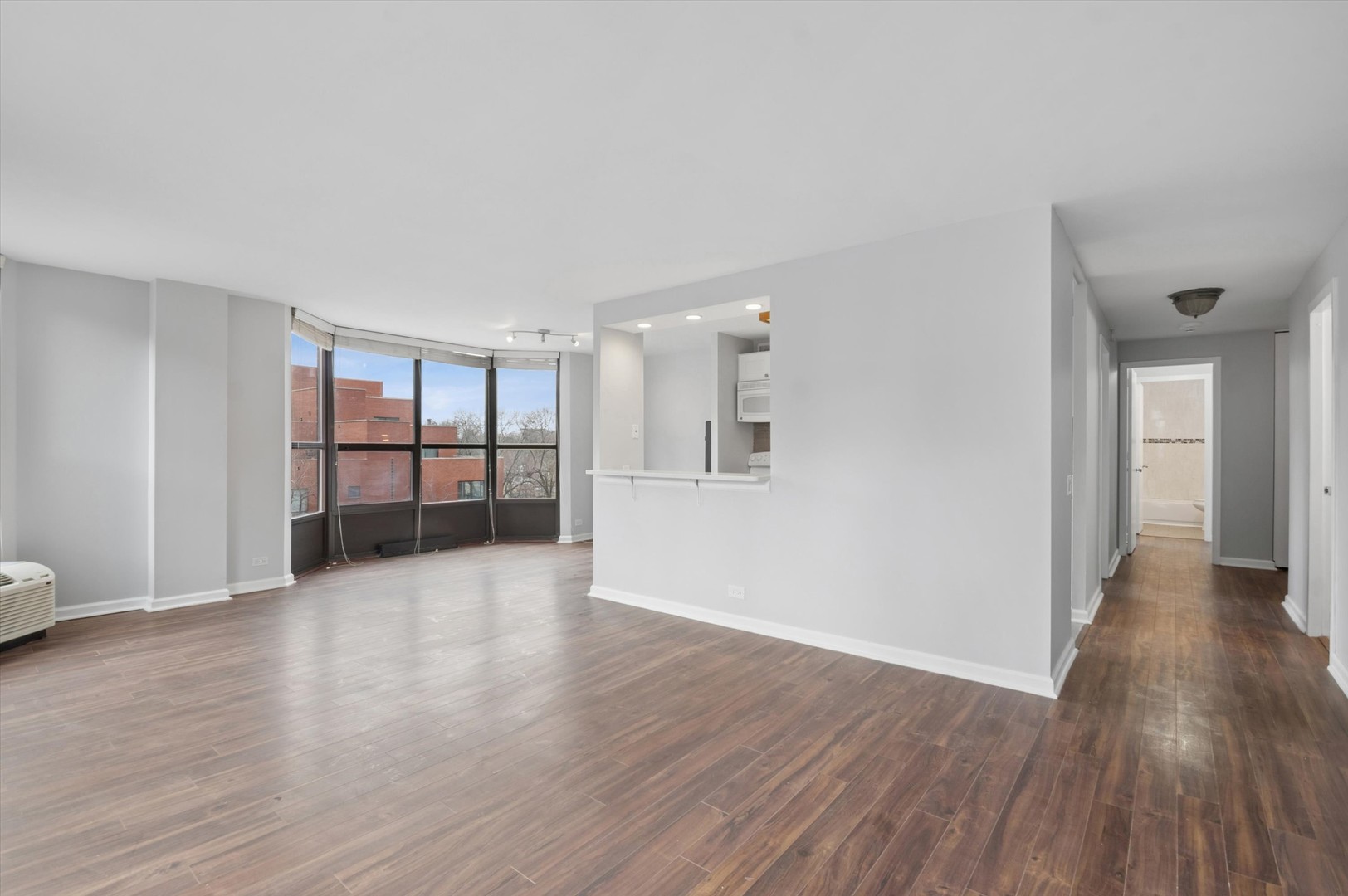 901 S Plymouth Court 202