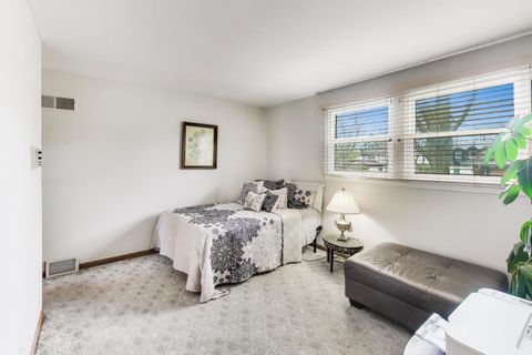 Tiny photo for 2412 Happy Hollow Road, Glenview, IL 60026 (MLS # 12651386)