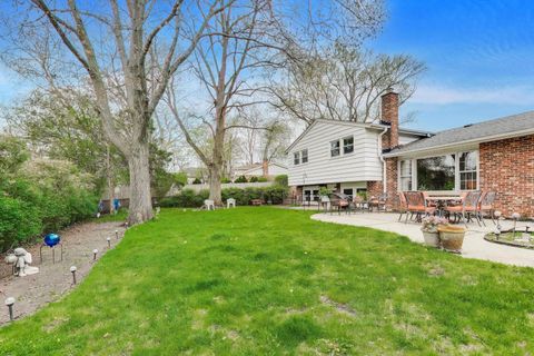 Tiny photo for 2412 Happy Hollow Road, Glenview, IL 60026 (MLS # 12651386)