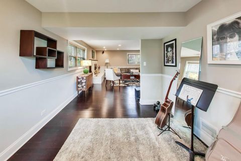 Tiny photo for 2412 Happy Hollow Road, Glenview, IL 60026 (MLS # 12651386)