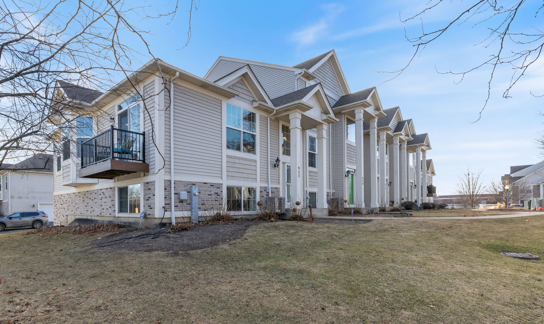 922 Summit Creek Drive