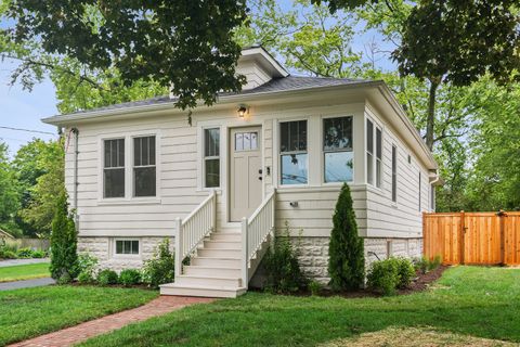 Photo of 209 Raymond Avenue, Barrington, IL 60010 (MLS # 12687136)