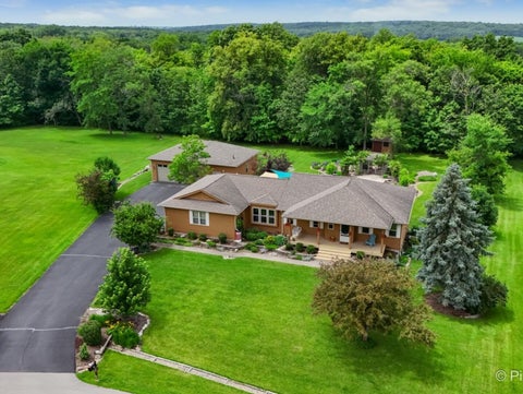Tiny photo for 28 Tomahawk Trail, Oswego, IL 60543 (MLS # 12689960)