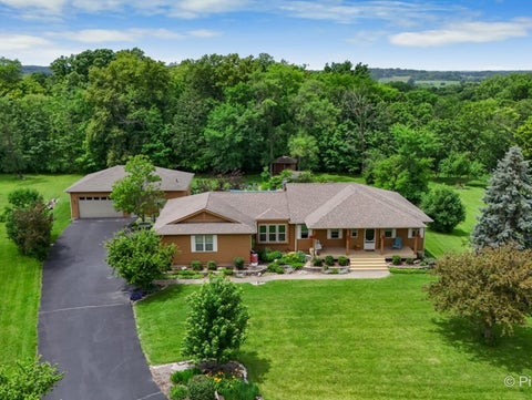Tiny photo for 28 Tomahawk Trail, Oswego, IL 60543 (MLS # 12689960)