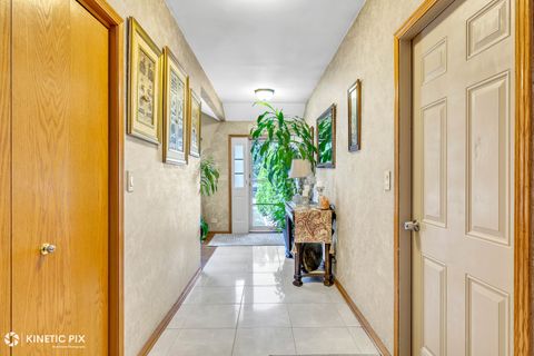 Tiny photo for 8619 Linder Avenue, Burbank, IL 60459 (MLS # 12508201)