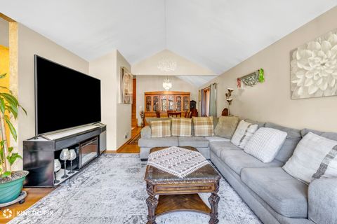 Tiny photo for 8619 Linder Avenue, Burbank, IL 60459 (MLS # 12508201)