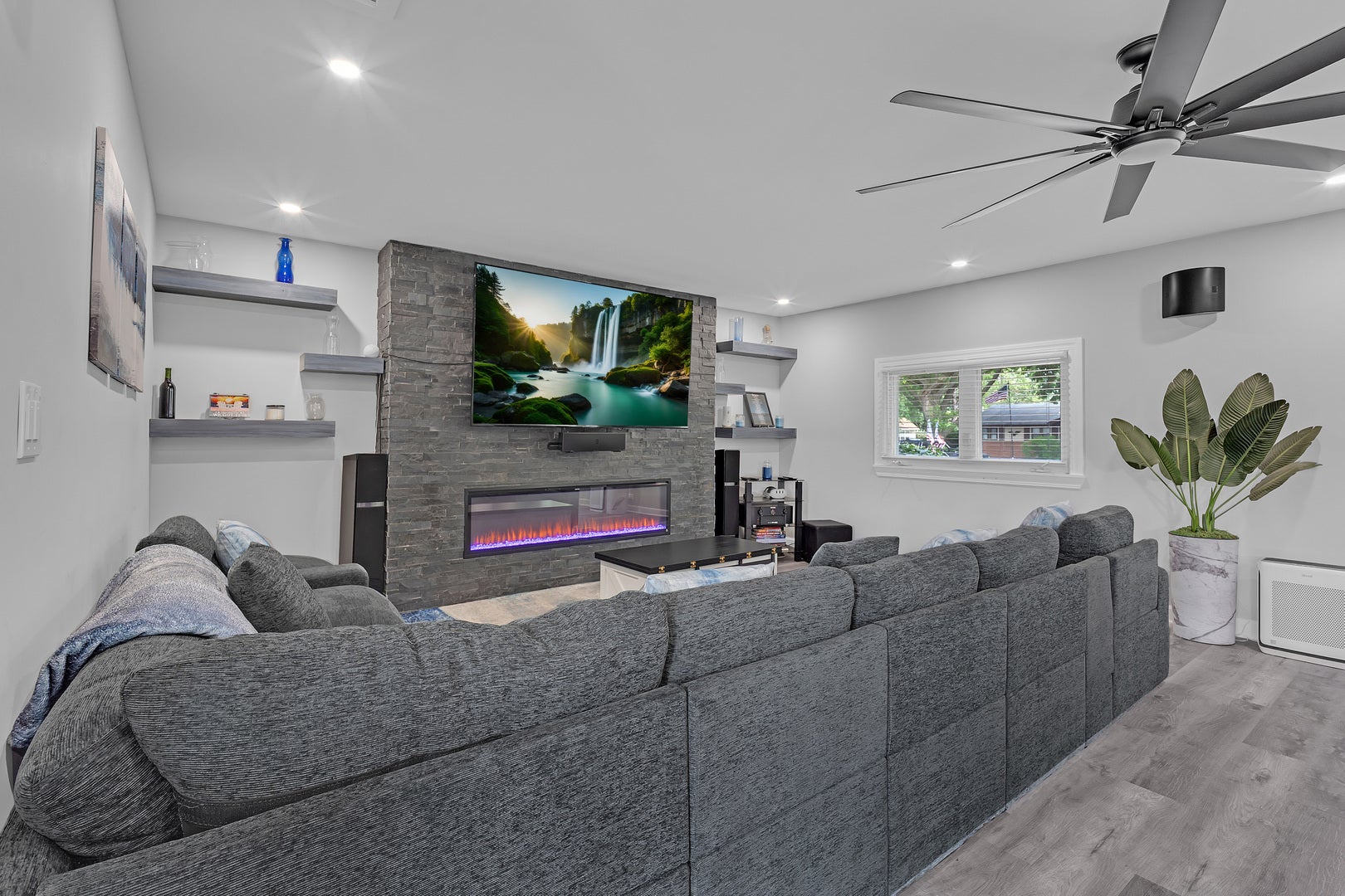 224 Redwood Avenue