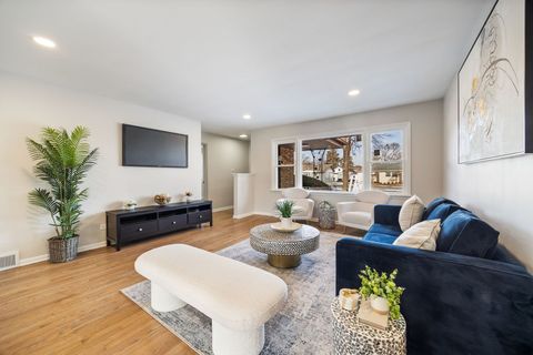 Tiny photo for 6733 W 88th Street, Oak Lawn, IL 60453 (MLS # 12542465)