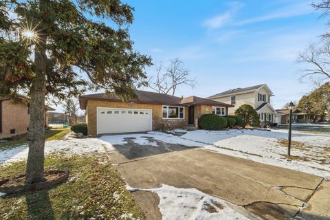 Tiny photo for 6733 W 88th Street, Oak Lawn, IL 60453 (MLS # 12542465)