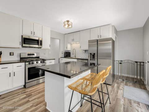Tiny photo for 422 Walnut Drive, Streamwood, IL 60107 (MLS # 12693263)