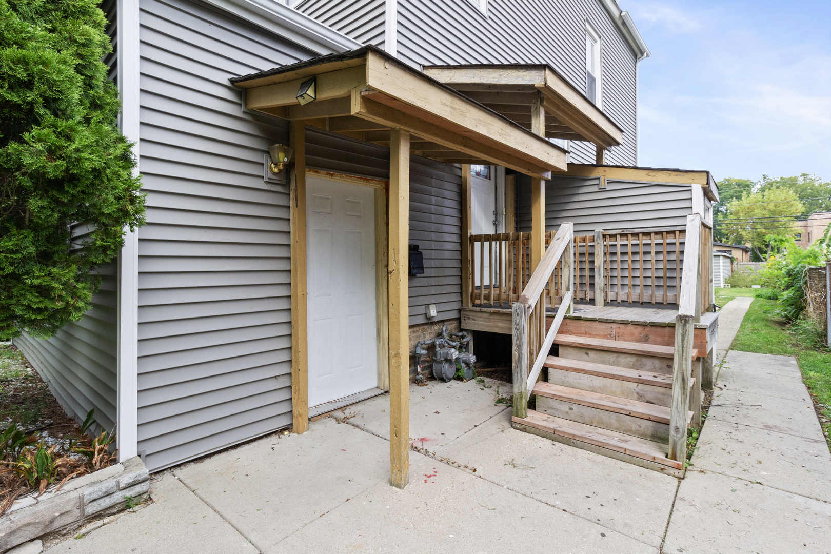 1633 Mcdaniel Avenue