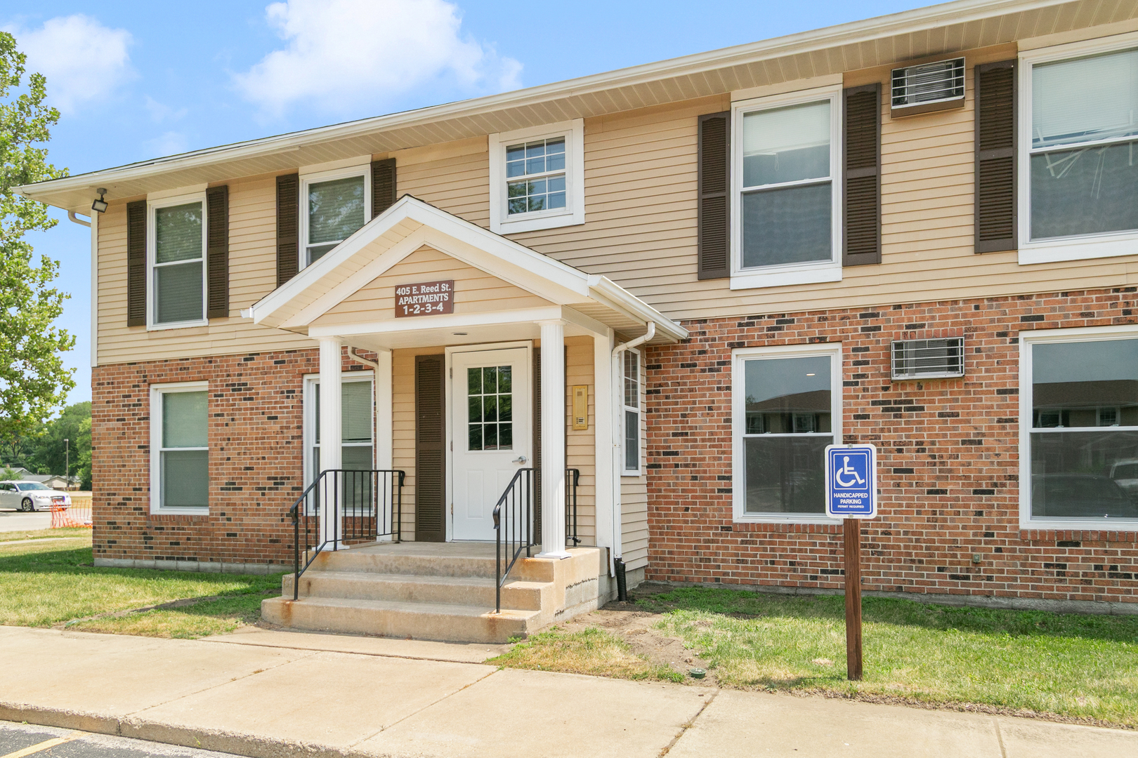 Photo 1 of 14 — 405 E Reed Street 15, Braidwood, IL 60408