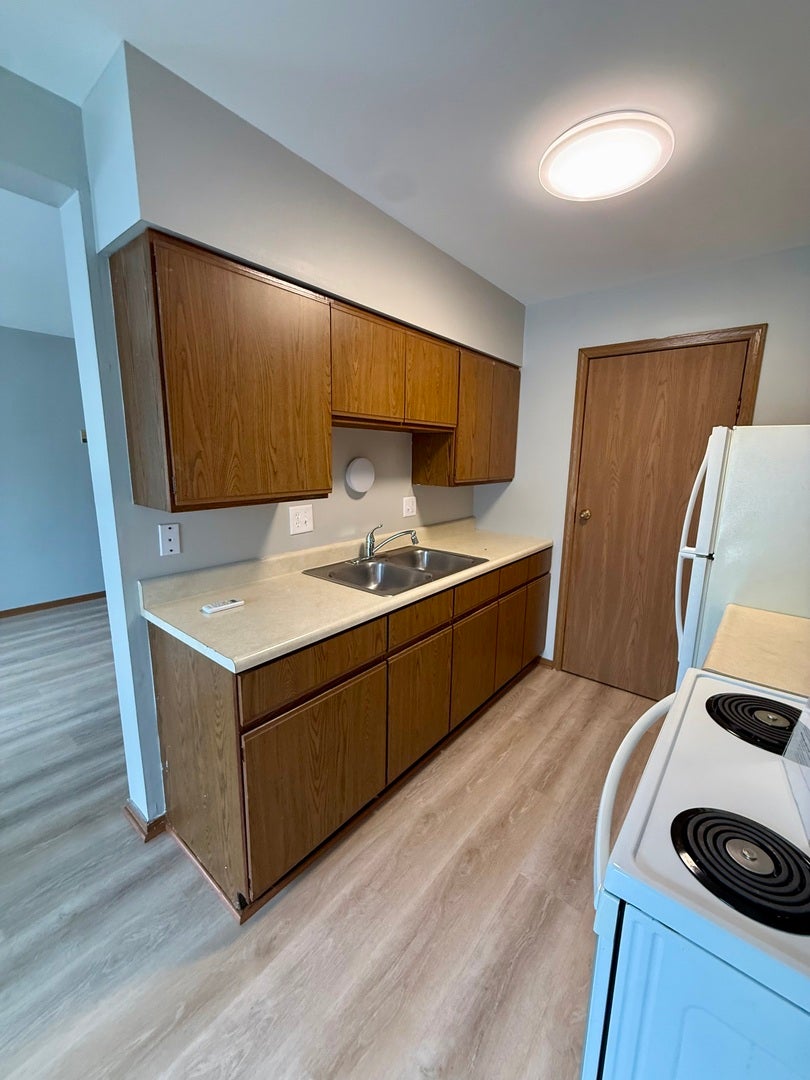 405 E Reed Street 15