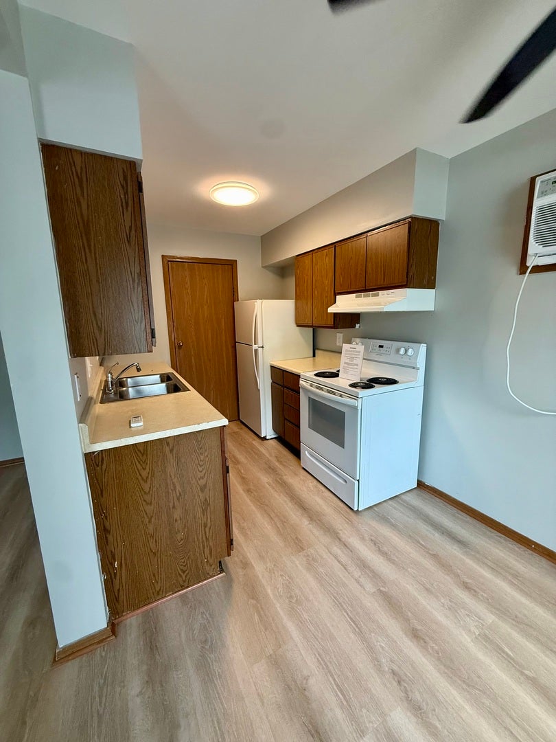 405 E Reed Street 15