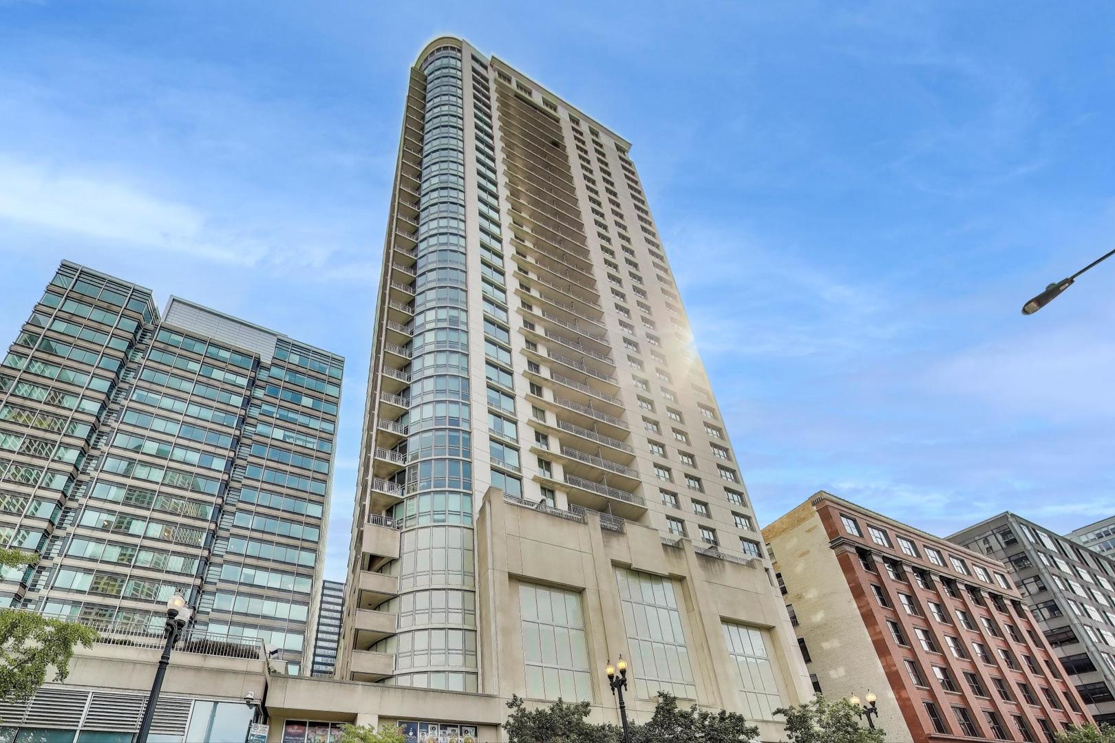 125 S Jefferson Street 2405