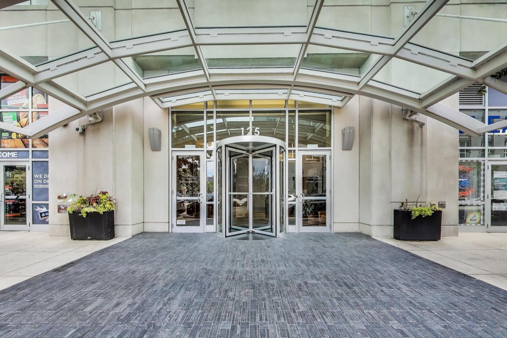 125 S Jefferson Street 2405