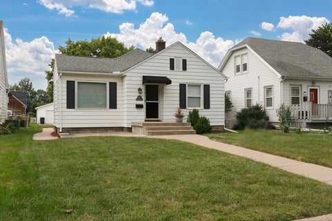 Photo of 2349 30th Street, Moline, IL 61265 (MLS # 12758555)