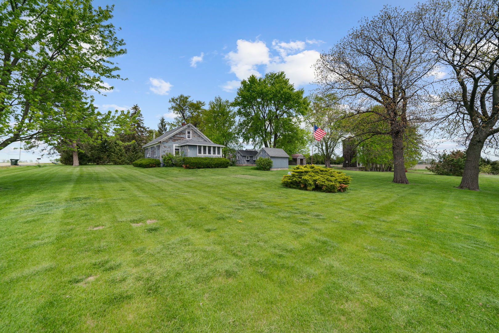 Properties 1 8162 S Perryville Road