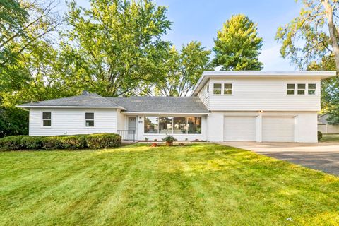 Photo of 930 Jefferson Avenue, Elgin, IL 60120 (MLS # 12497098)