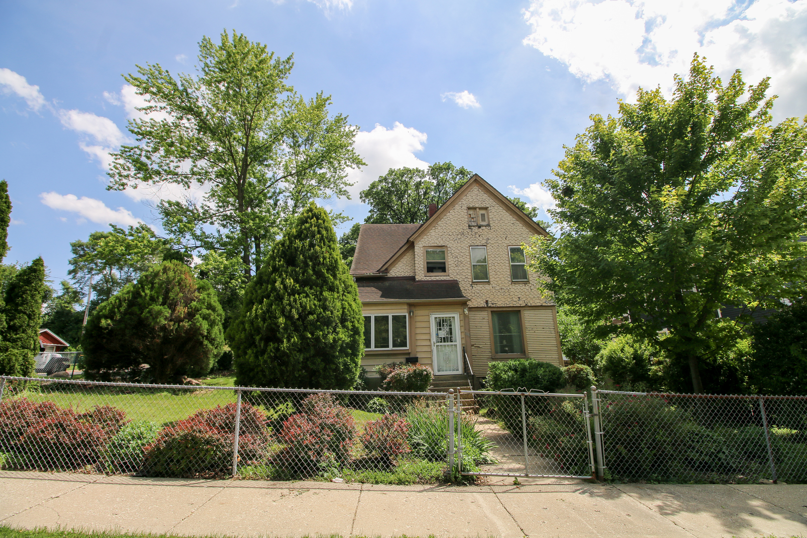 View Joliet, IL 60433 house