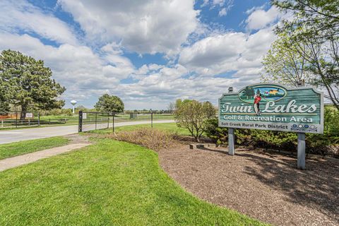 Tiny photo for 263 S Clubhouse Drive #110, Palatine, IL 60074 (MLS # 12537646)